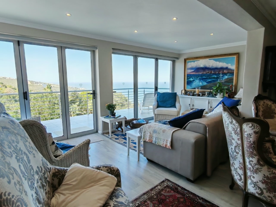 4 Bedroom Property for Sale in Herolds Bay Western Cape